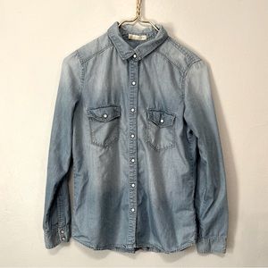 Hinge Womens Denim Shirt with Pearl Snap Buttons